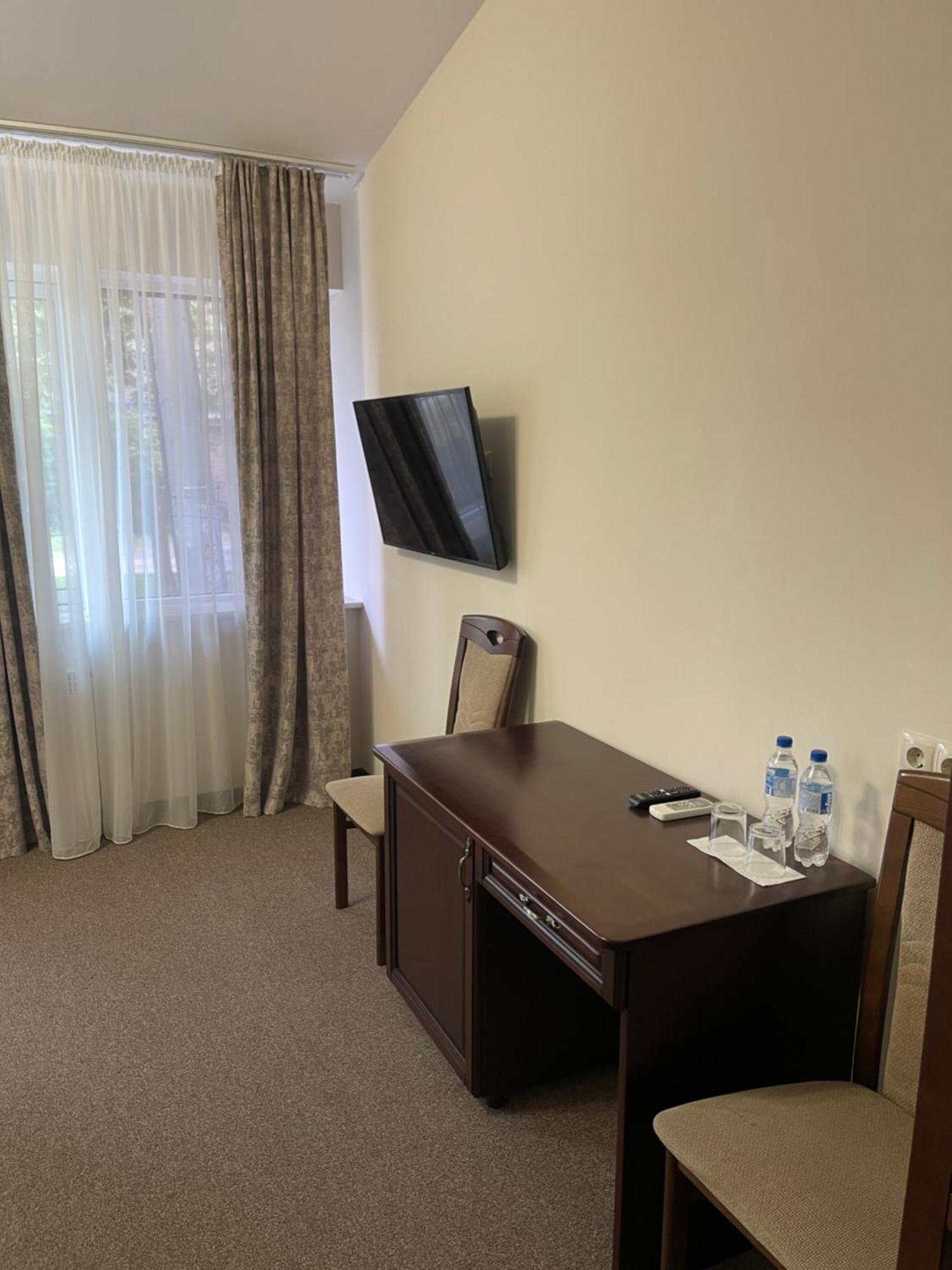 Hotel-Restaurant Complex Vensky โบรวารี ภายนอก รูปภาพ
