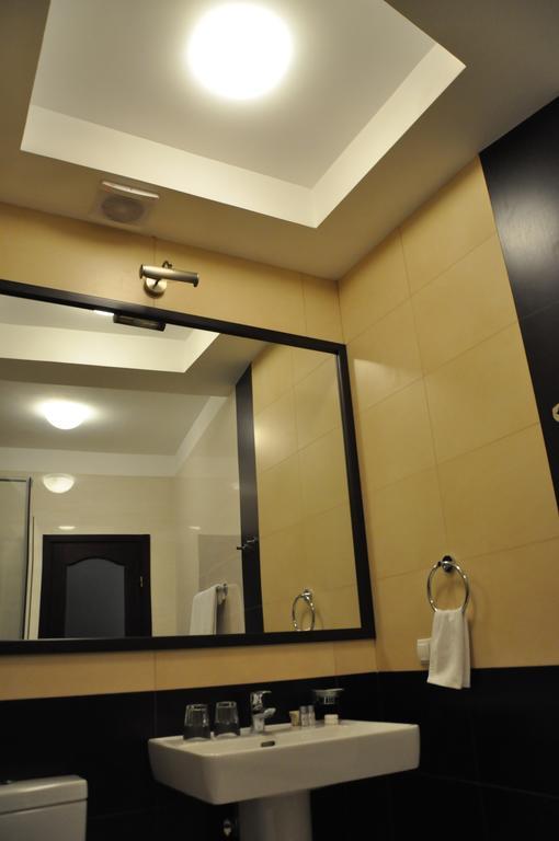 Hotel-Restaurant Complex Vensky โบรวารี ภายนอก รูปภาพ