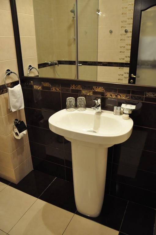 Hotel-Restaurant Complex Vensky โบรวารี ภายนอก รูปภาพ